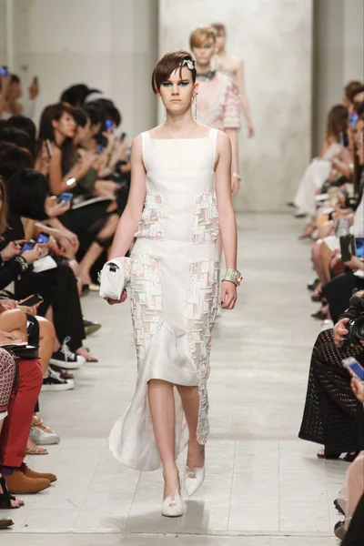Look 49